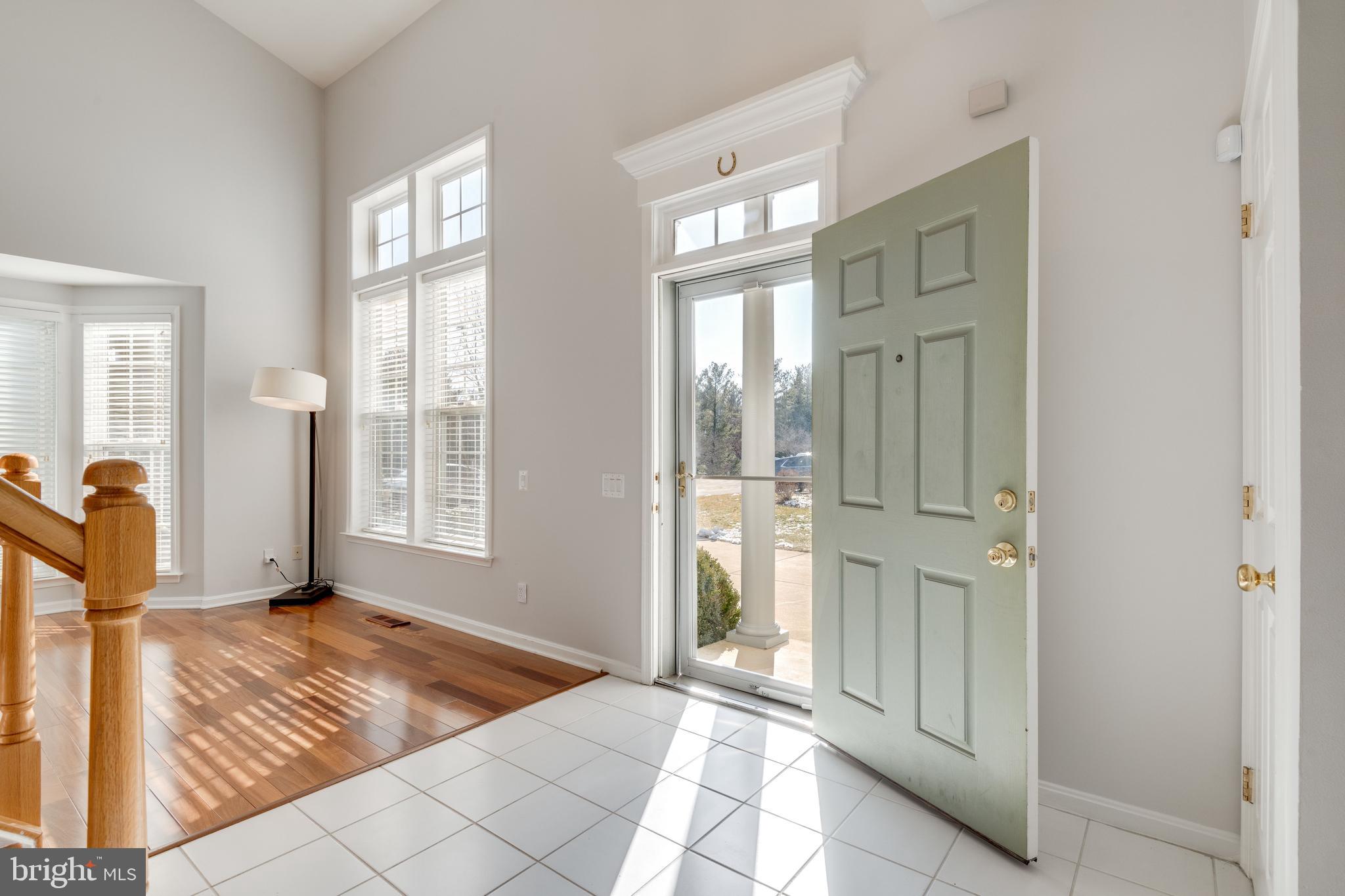 12368 Brown Fox Way Reston, VA 20191 - Photo 3 of 67 Inviting Two Story Foyer