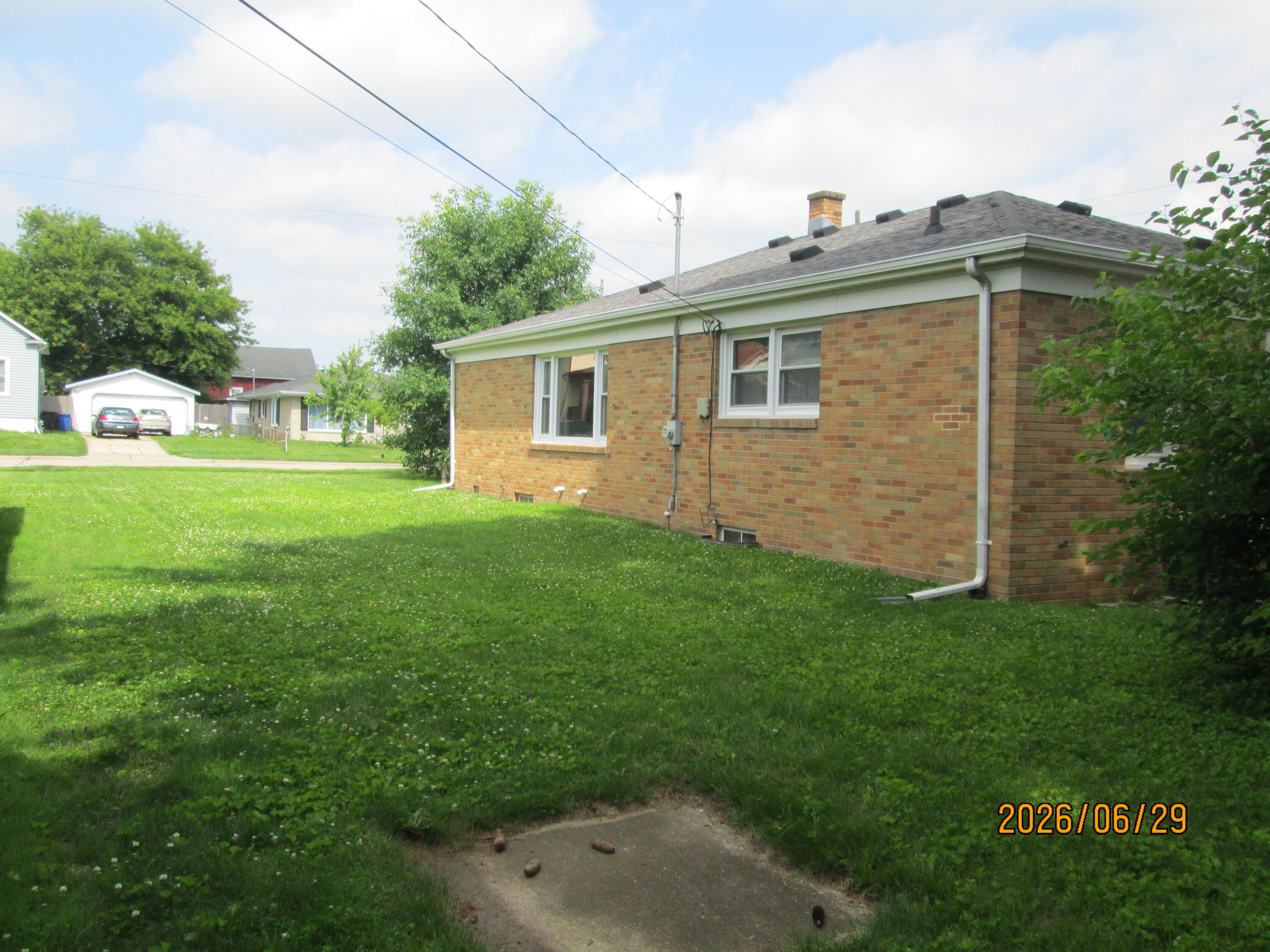 3217 Caledonia Street Racine, WI 53402 - Photo 2 of 37 IMG_2911