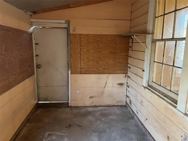 $69,000 | 935 East Washington Street, Paris, TX 75460