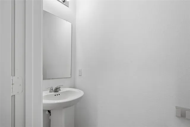 $2,250 | 148 Rowdy Yates Way, Jarrell, TX 76537