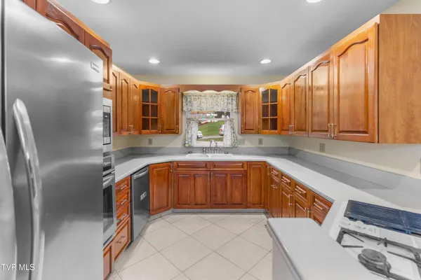 $429,900 | 1401 Brookfield Drive, Morristown, TN 37814