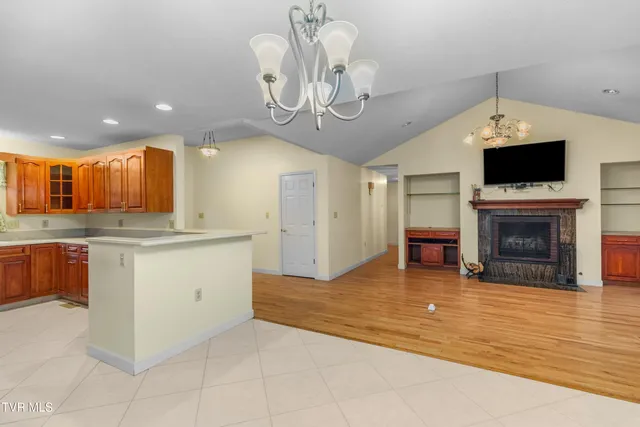 $469,900 | 1401 Brookfield Drive, Morristown, TN 37814