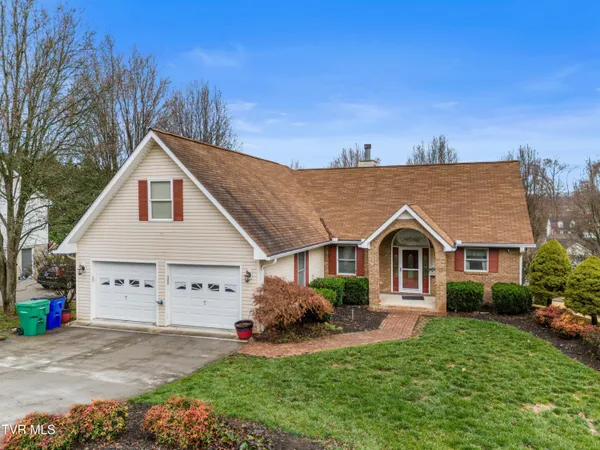 $429,900 | 1401 Brookfield Drive, Morristown, TN 37814