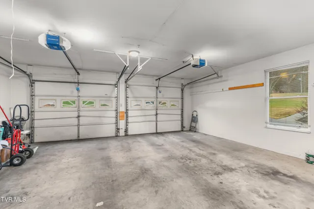 $469,900 | 1401 Brookfield Drive, Morristown, TN 37814