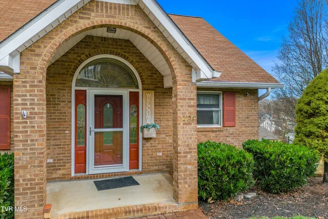 $469,900 | 1401 Brookfield Drive, Morristown, TN 37814