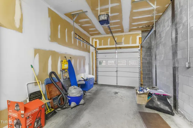 $469,900 | 1401 Brookfield Drive, Morristown, TN 37814