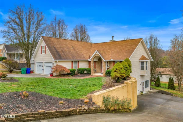 $429,900 | 1401 Brookfield Drive, Morristown, TN 37814