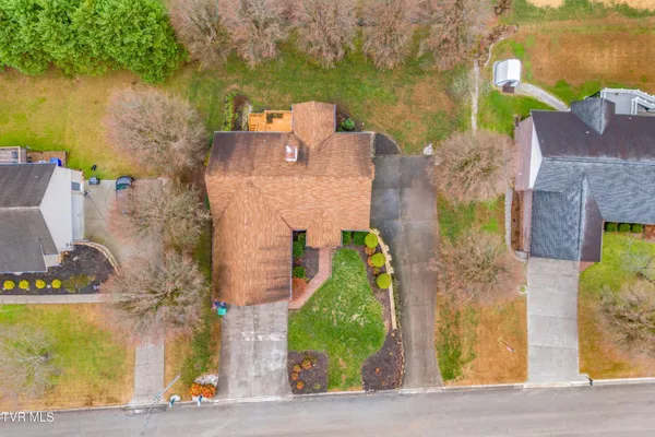 $429,900 | 1401 Brookfield Drive, Morristown, TN 37814