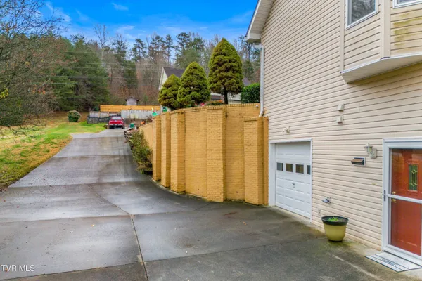 $429,900 | 1401 Brookfield Drive, Morristown, TN 37814