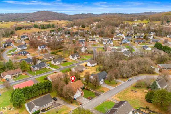 $429,900 | 1401 Brookfield Drive, Morristown, TN 37814