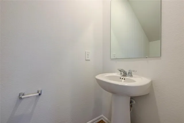 $2,200 | 310 Birch Blossom Path, Magnolia, TX 77354