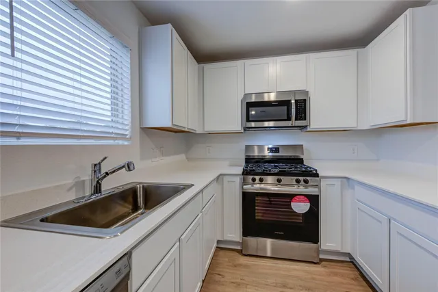 $2,200 | 310 Birch Blossom Path, Magnolia, TX 77354