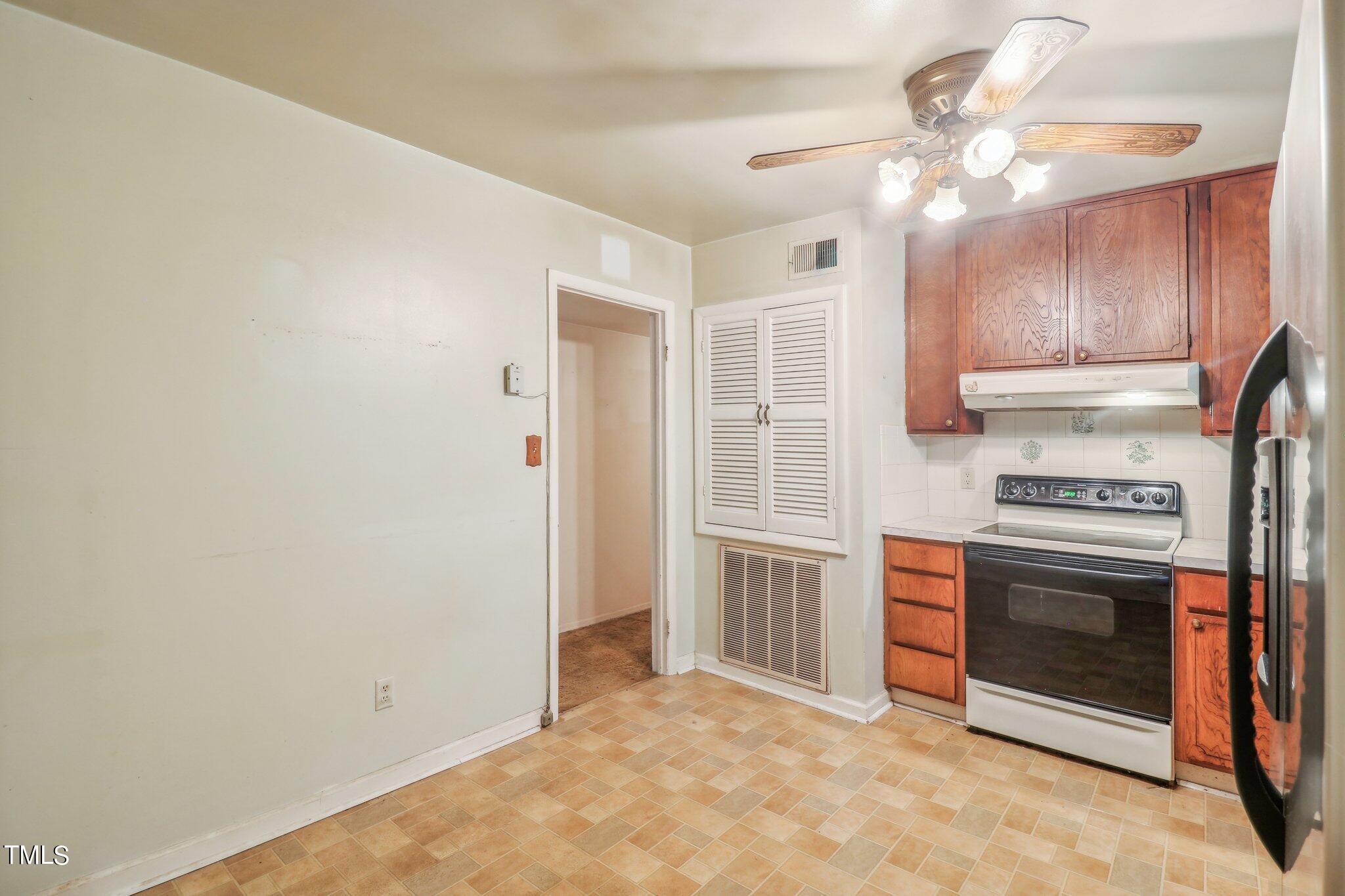916 Chatham Lane Raleigh, NC 27610 - Photo 11 of 23 Chatham Ln-013