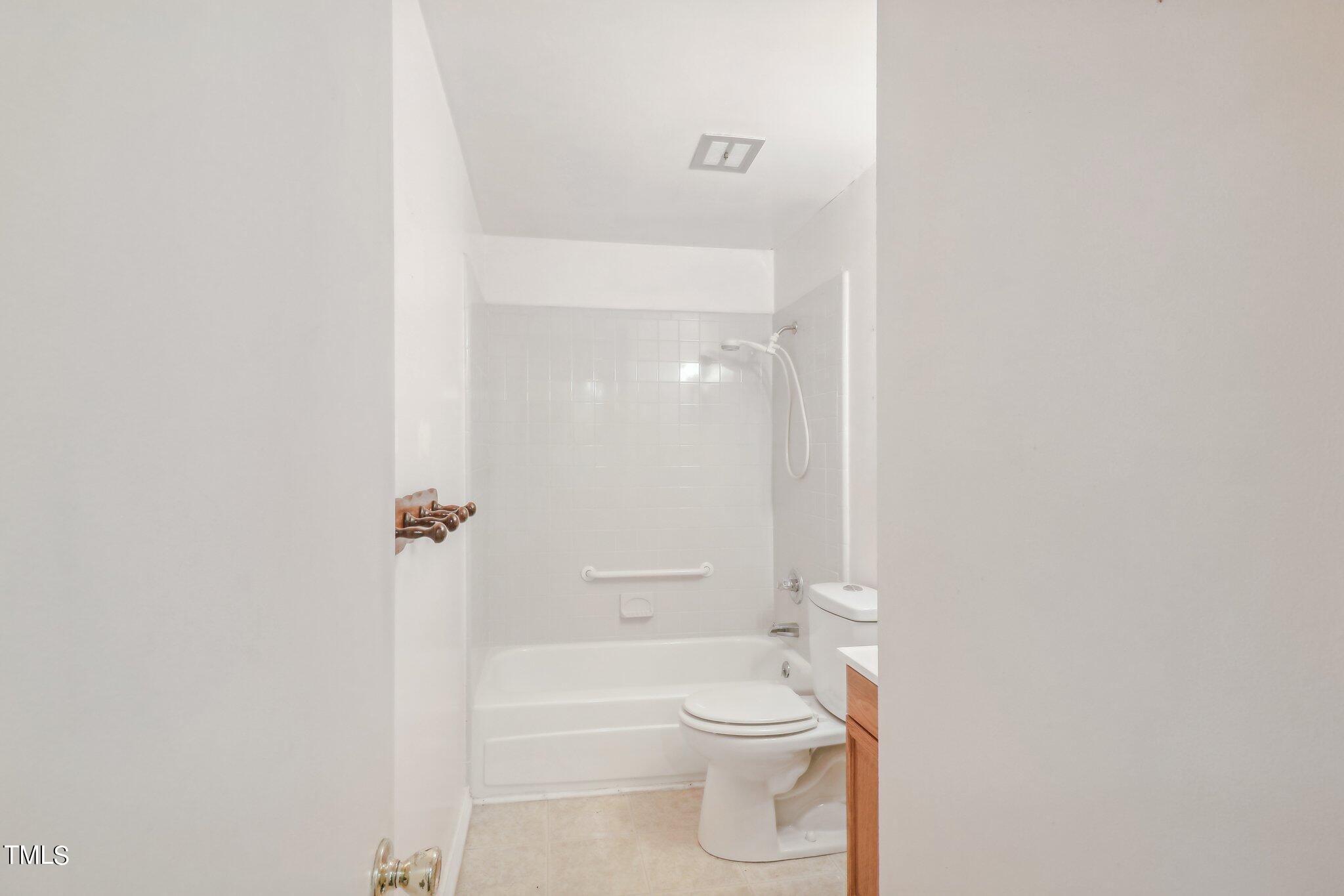 916 Chatham Lane Raleigh, NC 27610 - Photo 13 of 23 Chatham Ln-015