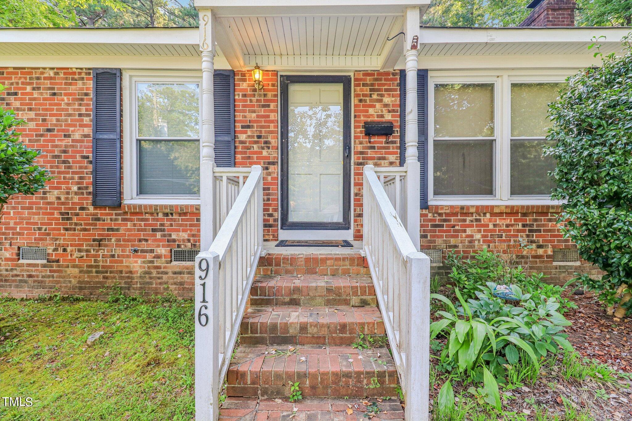 916 Chatham Lane Raleigh, NC 27610 - Photo 3 of 23 Chatham Ln-005