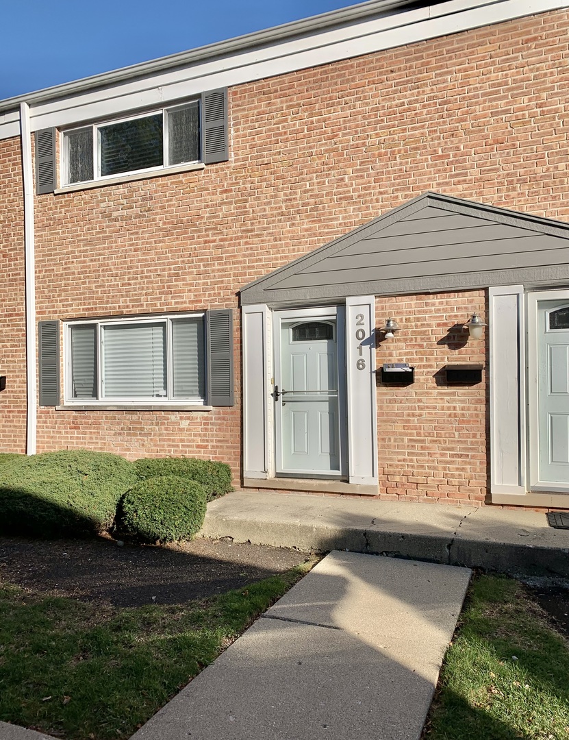 2016 Maple Avenue Northbrook, IL 60062 - Photo 2 of 40