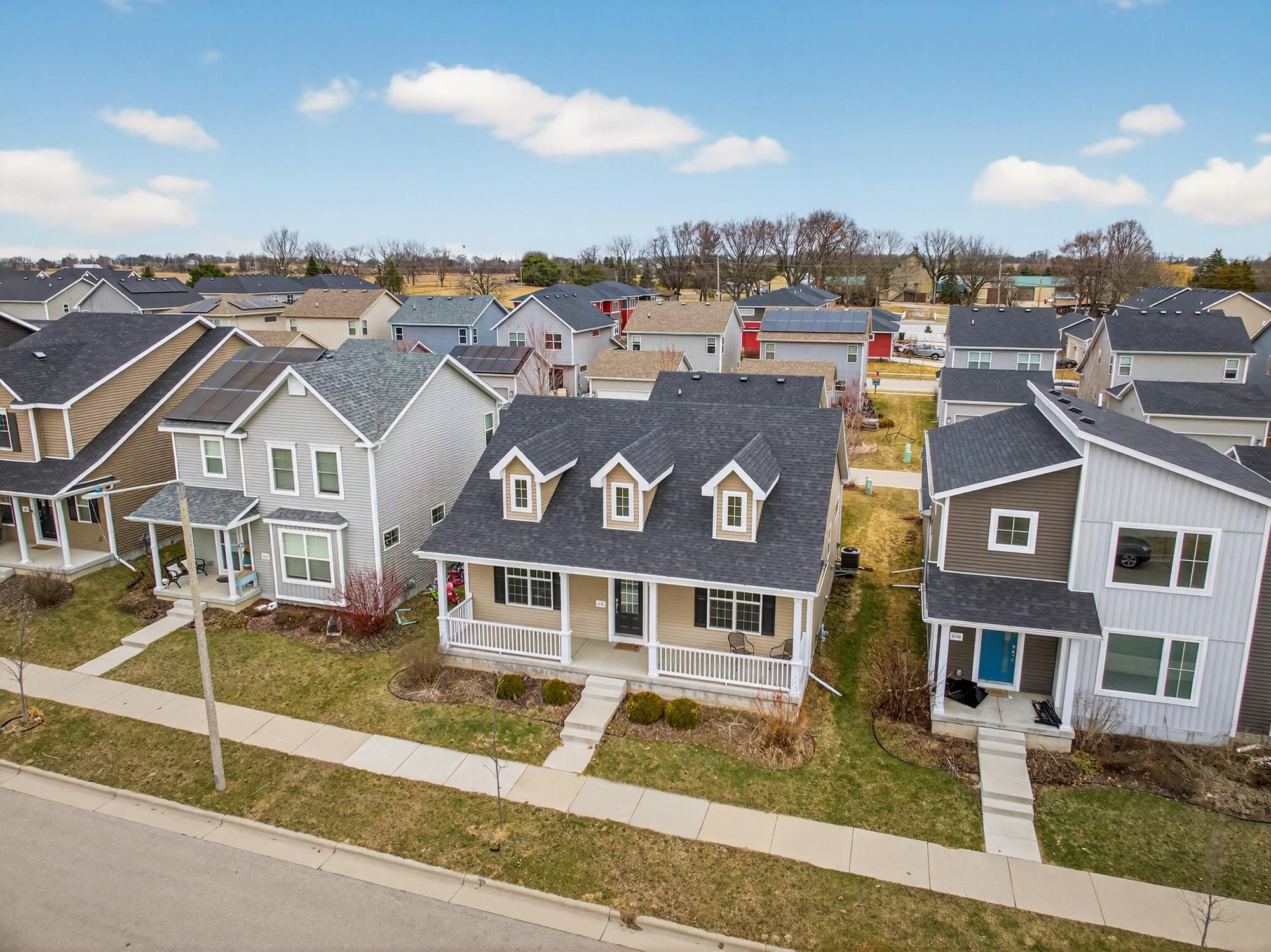 6136 Ragan Street Madison, WI 53718 - Photo 2 of 29