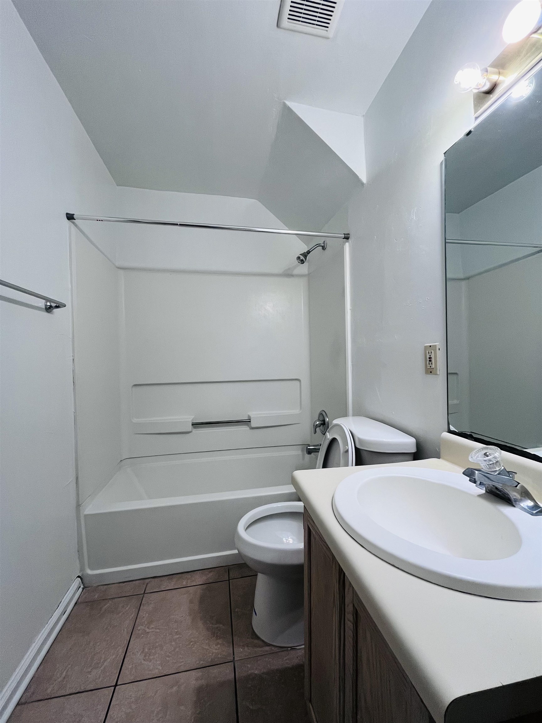 1285 Rumba Lane, Unit B Tallahassee, FL 32304 - Photo 11 of 21