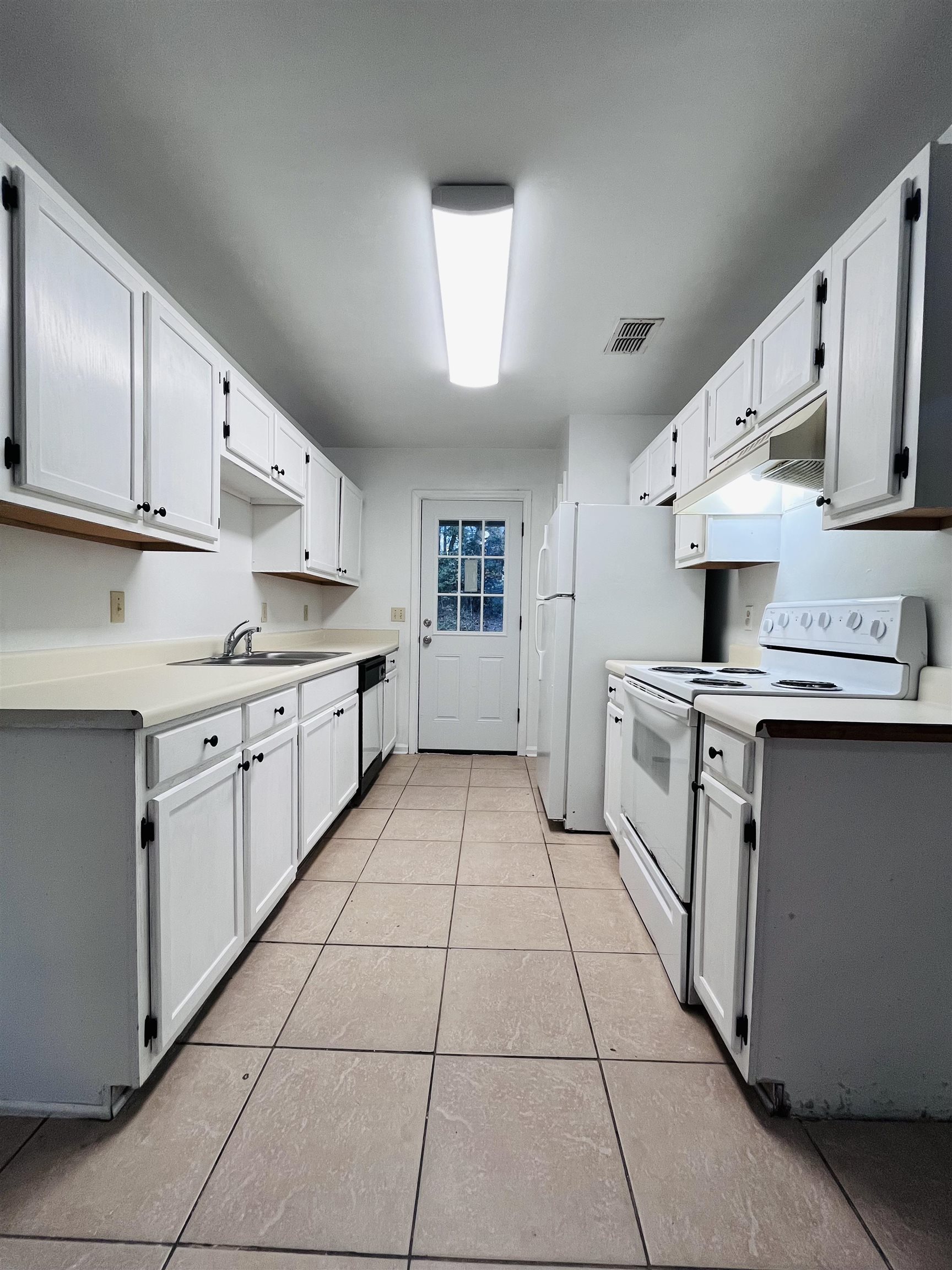 1285 Rumba Lane, Unit B Tallahassee, FL 32304 - Photo 17 of 21