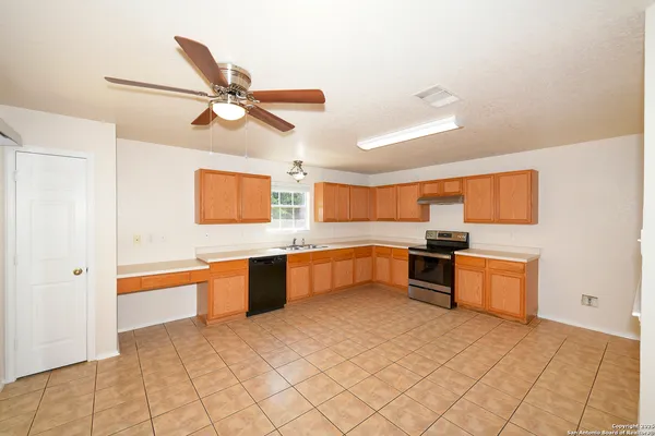 $1,595 | 30 Knights Peak, San Antonio, TX 78250