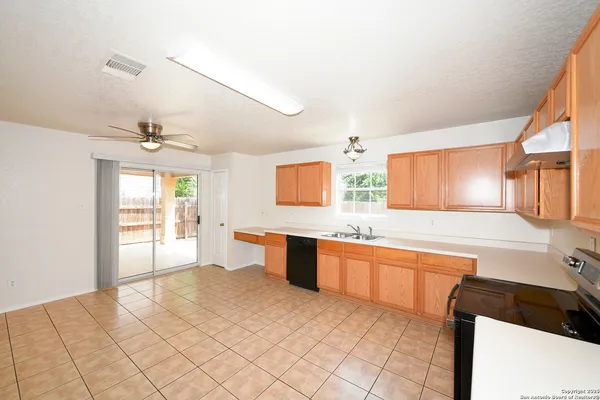 $1,595 | 30 Knights Peak, San Antonio, TX 78250