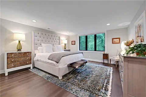 $3,750,000 | 17023 Wallace Way, Loch Lloyd, MO 64012