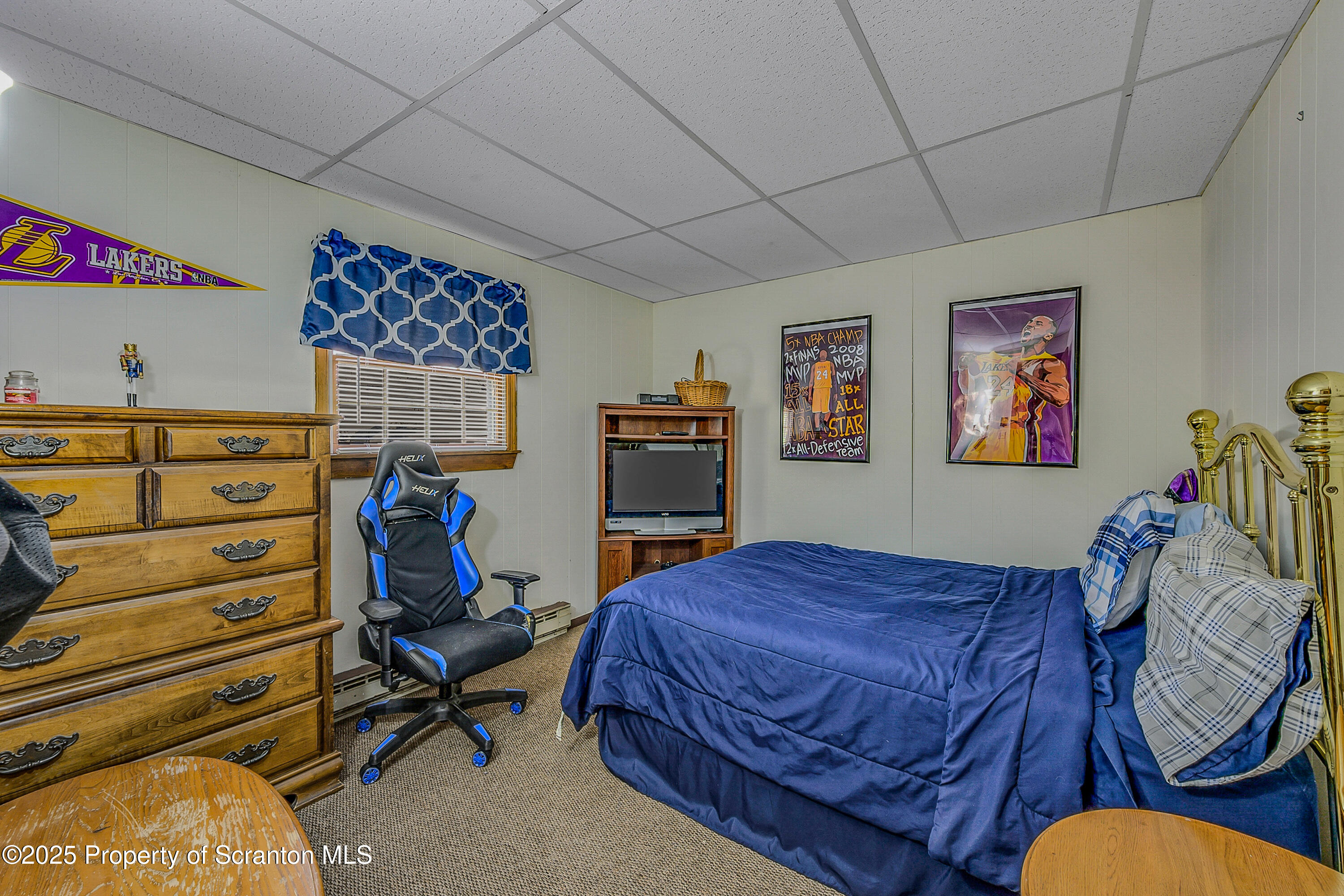 106 Lookout Drive Hawley, PA 18428 - Photo 24 of 43 a view of a livingroom with furniture