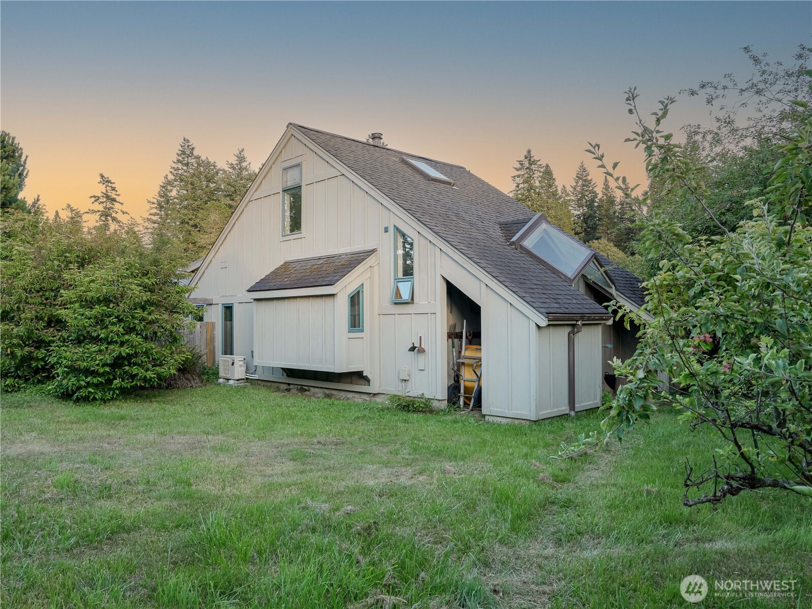 450 Cross Road Lopez Island, WA 98261 - Photo 3 of 40