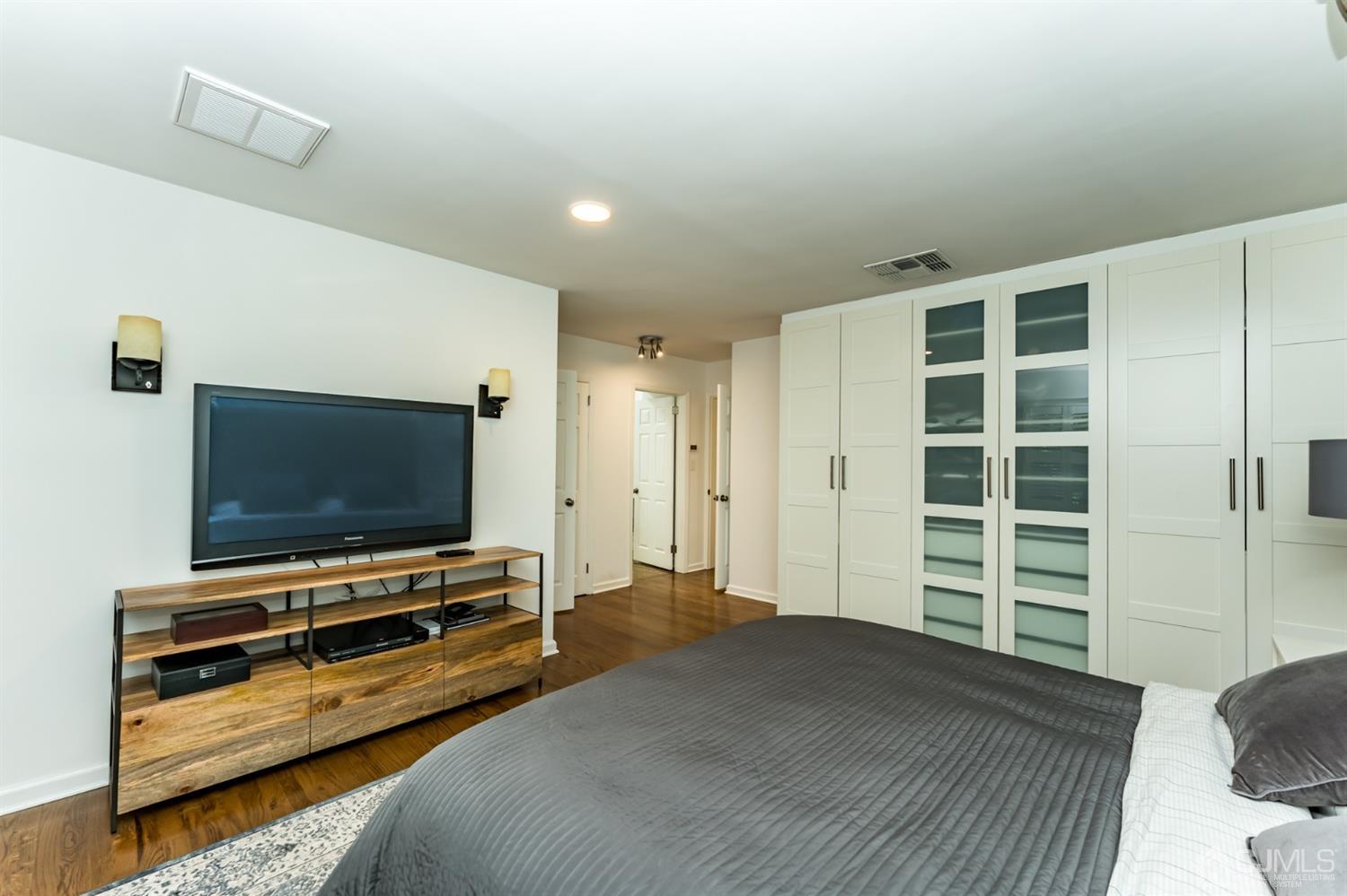 23 Warwick Road Colonia, NJ 07067 - Photo 20 of 50 Gallery Image 20