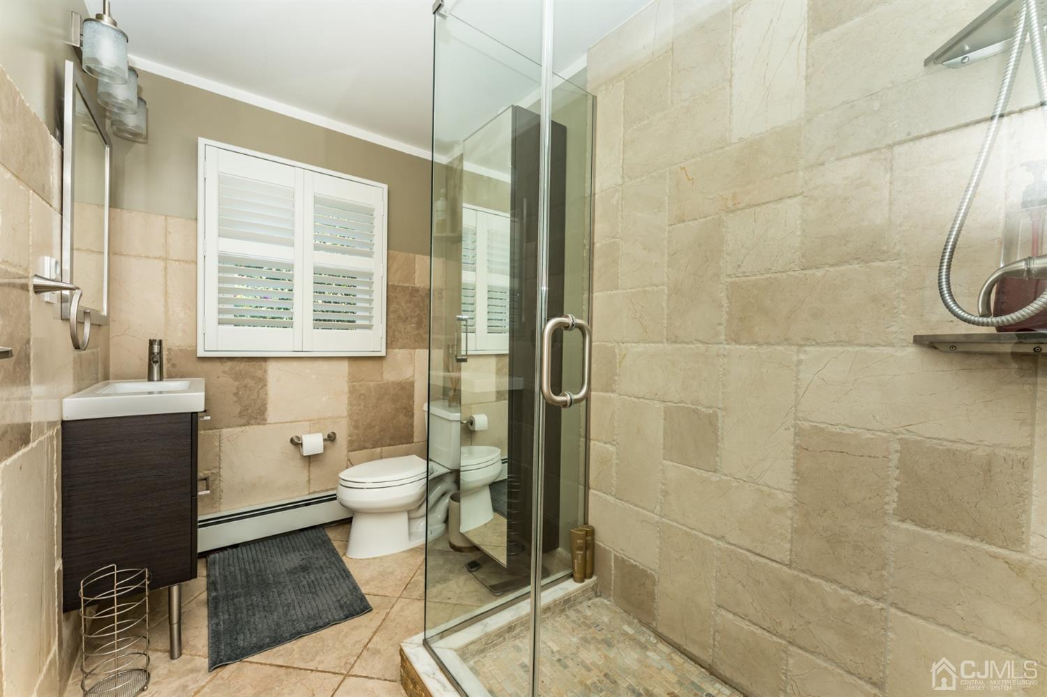 23 Warwick Road Colonia, NJ 07067 - Photo 21 of 50 Gallery Image 21