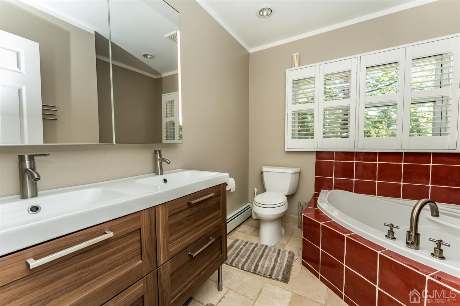 23 Warwick Road Colonia, NJ 07067 - Photo 25 of 50 Gallery Image 25