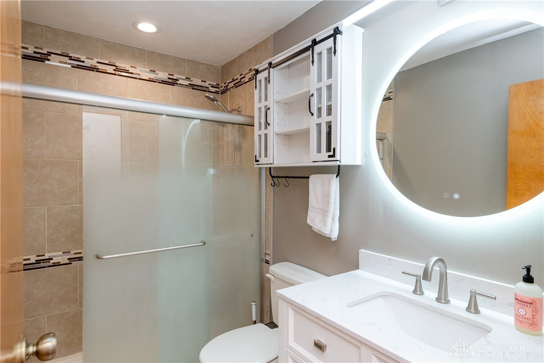4877 Bath Road Dayton, OH 45424 - Photo 17 of 55 Second full Bathroom
