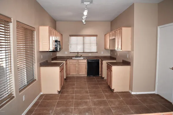 $2,070 | 10316 North 94th Lane, Peoria, AZ 85345