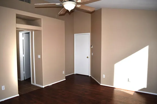 $2,070 | 10316 North 94th Lane, Peoria, AZ 85345