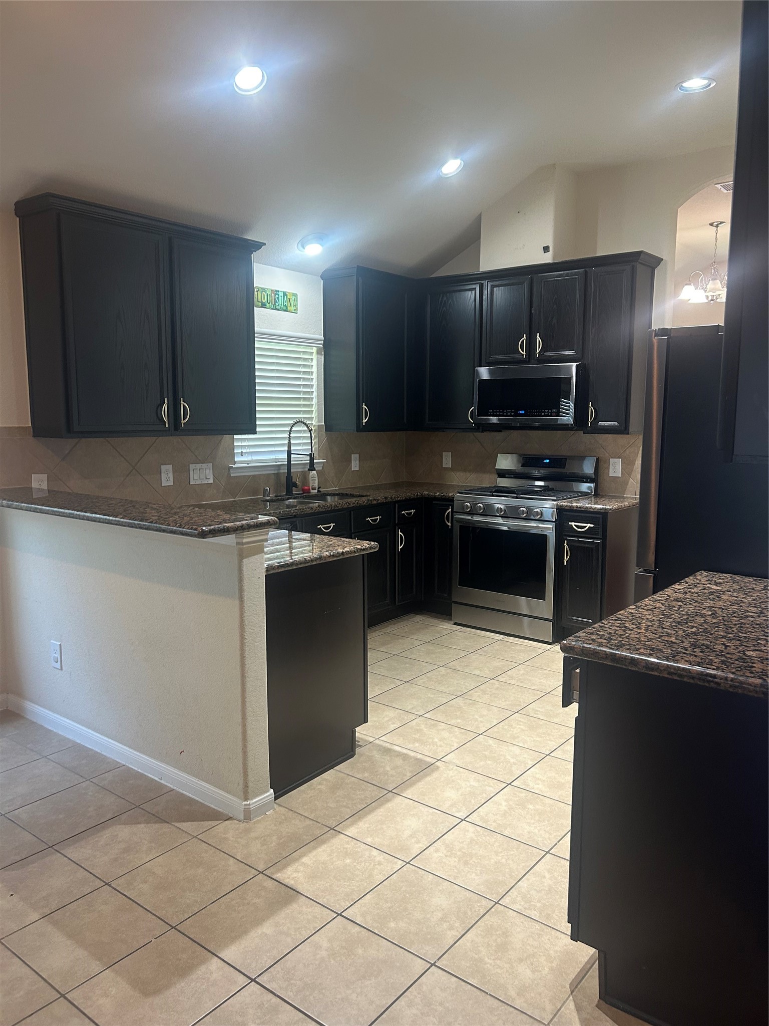 8407 Broadleaf Avenue Baytown, TX 77521 - Photo 7 of 24 Kitchen #2