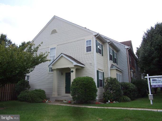 9125 Ridgefield Lane Frederick, MD 21701 - Photo 2 of 30 side enterance