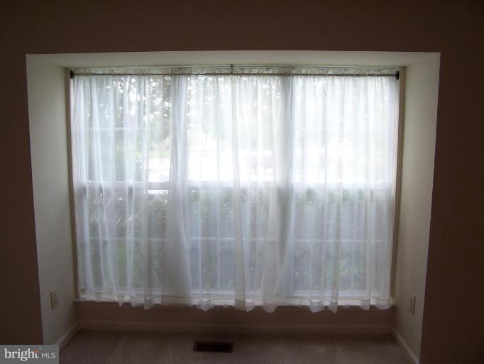 9125 Ridgefield Lane Frederick, MD 21701 - Photo 13 of 30 box bay window