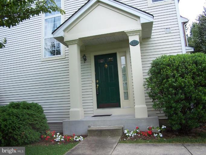 9125 Ridgefield Lane Frederick, MD 21701 - Photo 14 of 30 front door area