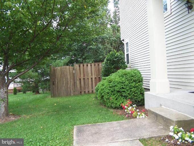 9125 Ridgefield Lane Frederick, MD 21701 - Photo 15 of 30 Fenced rear yard