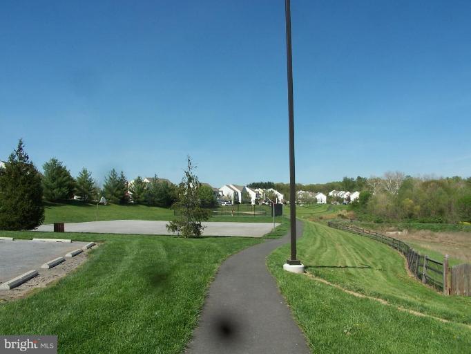9125 Ridgefield Lane Frederick, MD 21701 - Photo 24 of 30 walking paths