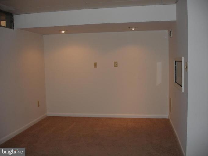 9125 Ridgefield Lane Frederick, MD 21701 - Photo 25 of 30 Family Room