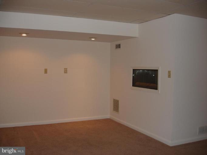 9125 Ridgefield Lane Frederick, MD 21701 - Photo 26 of 30 Family Room #2
