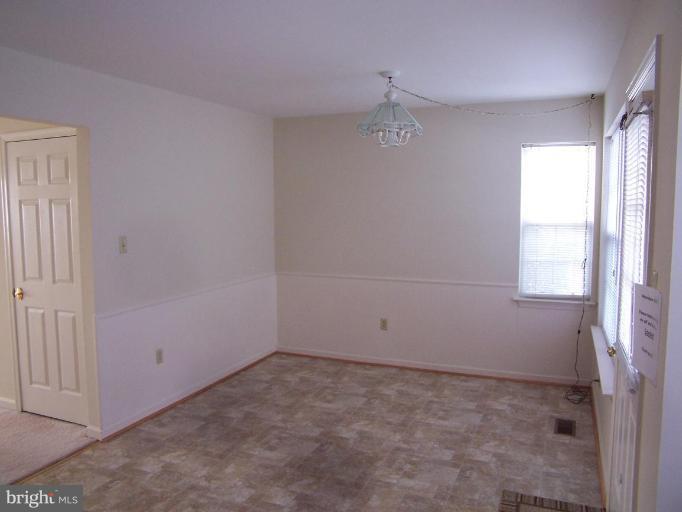 9125 Ridgefield Lane Frederick, MD 21701 - Photo 30 of 30 Kitchen/Dining Room