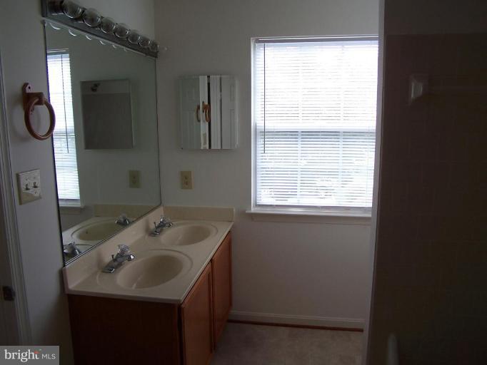 9125 Ridgefield Lane Frederick, MD 21701 - Photo 8 of 30 Master Bath