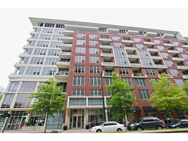901 West Madison Street, Unit 701 Chicago, IL 60607 - Photo 1 of 13