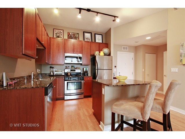 901 West Madison Street, Unit 701 Chicago, IL 60607 - Photo 3 of 13