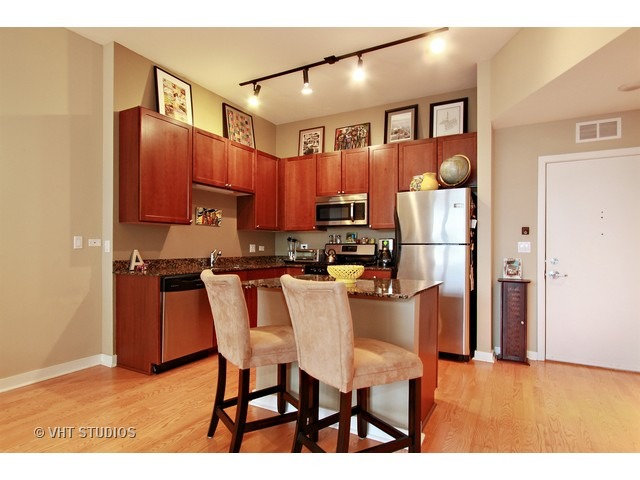 901 West Madison Street, Unit 701 Chicago, IL 60607 - Photo 4 of 13