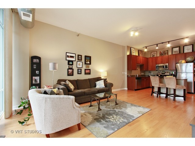 901 West Madison Street, Unit 701 Chicago, IL 60607 - Photo 5 of 13
