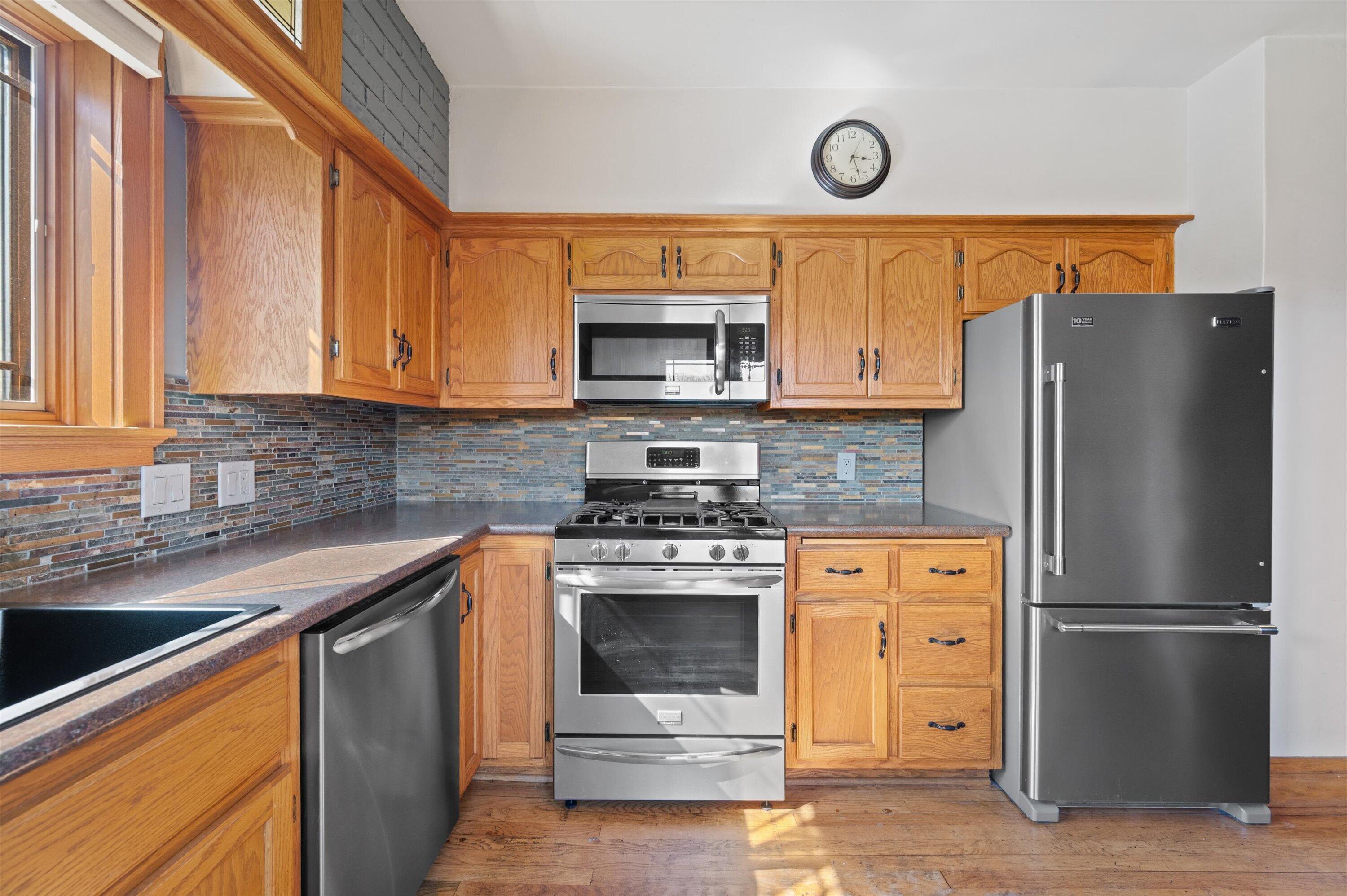 3455 South 96th Street Milwaukee, WI 53227 - Photo 14 of 34 Kitchen