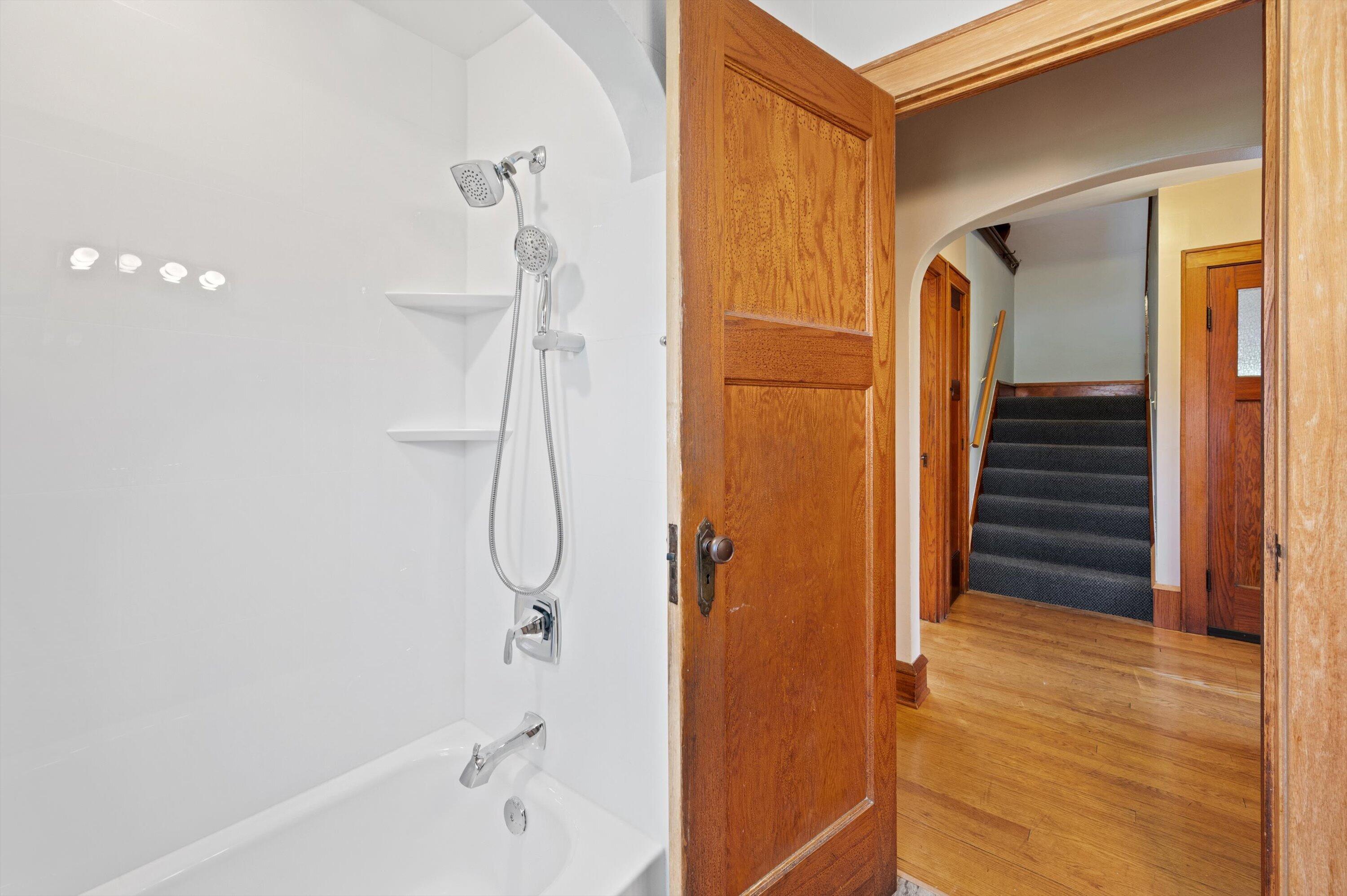 3455 South 96th Street Milwaukee, WI 53227 - Photo 20 of 34 1st Floor Bath